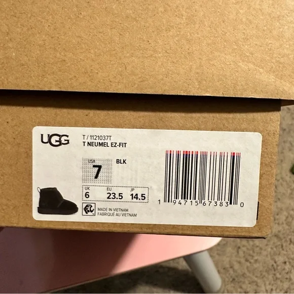 UGG 
Toddlers' Neumel EZ-Fit Chukka - Picture 5 of 7